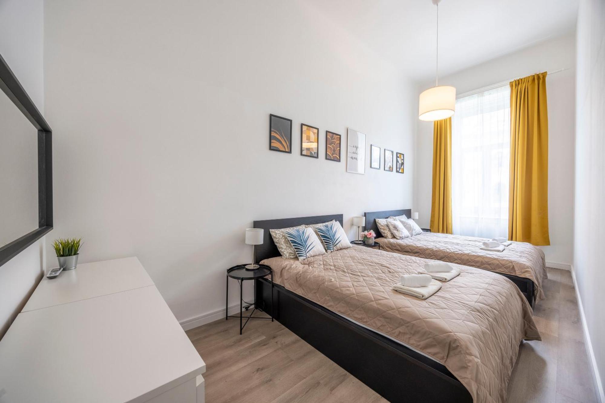 Spacious Cozy Home With 4Bedroom In The Heart Of Bp Budapest Exterior photo